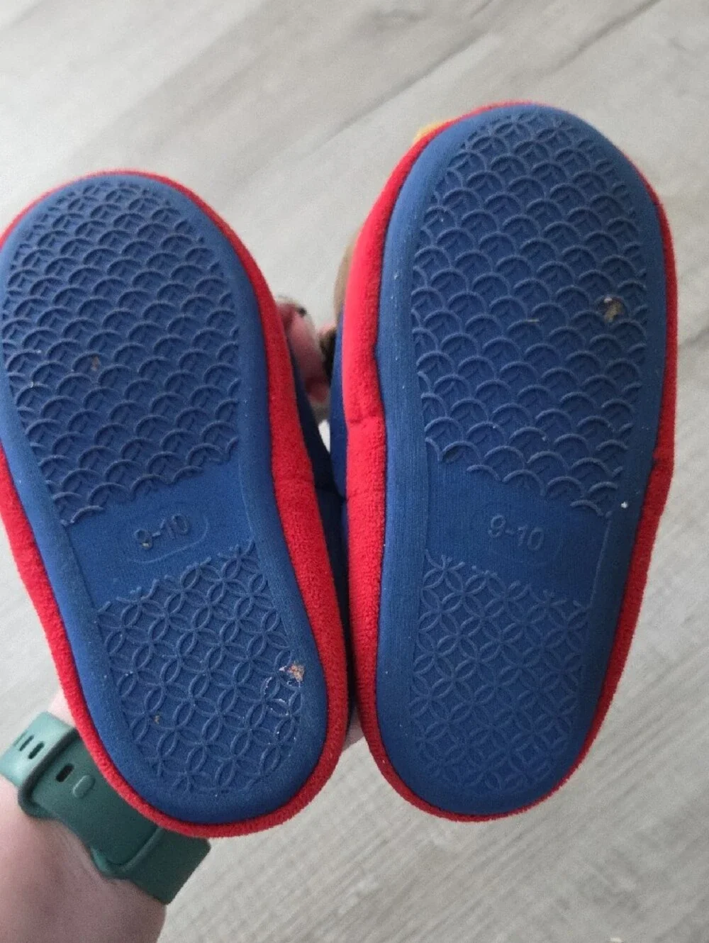 Paw Patrol Character Plush Kids Slippers in Red and Blue Size 9/10